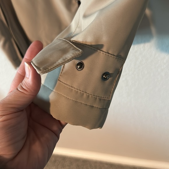 Weatherproof jacket - Picture 4 of 14